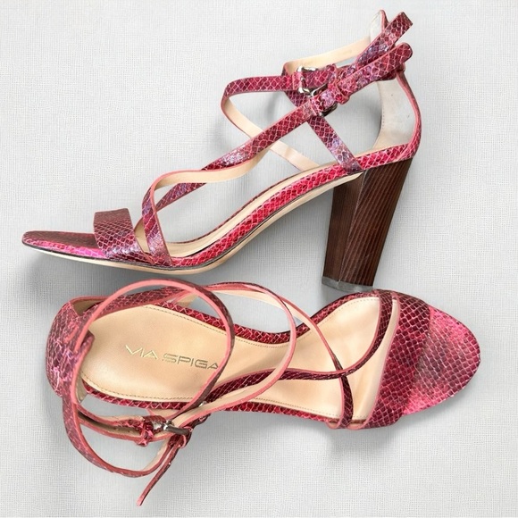 LIKE NEW Via Spiga Strappy Block Heel Sandals Berry Snake Print Leather Size 9 - Picture 1 of 13